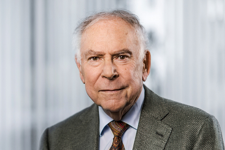 Prof. Dr. Klaus D. Kapellmann*
